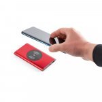 11104. Bateria port&aacute;til e carregador por indu&ccedil;&atilde;o em alum&iacute;nio com bateria de pol&iacute;mero de l&iacute;tio 4.000 mAh - Vermelho