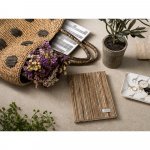 NERUDA II. Caderno A5 de capa dura em palha natural com p&aacute;ginas pautadas recicladas