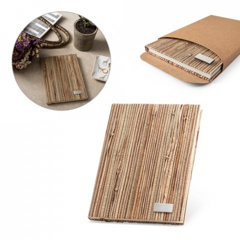 NERUDA II. Caderno A5 de capa dura em palha natural com p&aacute;ginas pautadas recicladas