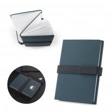 HILST. Caderno A5 com capa dura em 80% materiais reciclados estruturado em duas partes: p&aacute;ginas pautadas e p&aacute;ginas lisas