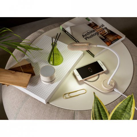 LEZZO. Lumin&aacute;ria de mesa com carregador por indu&ccedil;&atilde;o super-r&aacute;pido (15W), em ABS e fibra de palha de trigo