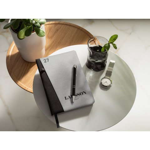 LARSSON B5. Agenda B5 em PET reciclado (100% rPET)