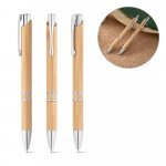 BETA BAMBOO. Caneta esferogr&aacute;fica em bambu com escrita em azul