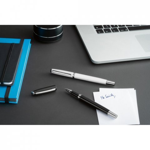 LANDO ROLLER. Caneta roller em alum&iacute;nio com escrita em azul