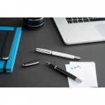 LANDO ROLLER. Caneta roller em alum&iacute;nio com escrita em azul