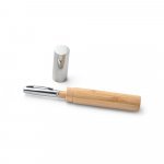 FUJI. Caneta esferogr&aacute;fica em bambu e metal com estojo em ABS e escrita em preto - Natural