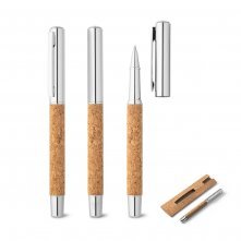 ANDREW. Caneta roller em a&ccedil;o inox 90% reciclado e corti&ccedil;a com escrita em azul