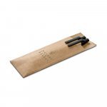 LEAF. Conjunto de caneta esferogr&aacute;fica com escrita em azul e lapiseira em papel kraft - Preto