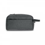 REPURPOSE BAG. Bolsa de cosm&eacute;ticos em poli&eacute;ster reciclado 600D - Cinza