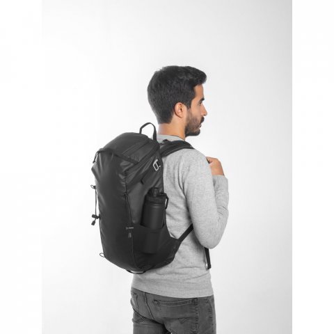ALASCA. Mochila Hiking (14") com revestimento &agrave; prova de &aacute;gua em 600D poli&eacute;ster reciclado e 210D poli&eacute;ster reciclado (18 L) - Preto