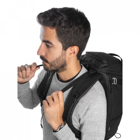 ALASCA. Mochila Hiking (14") com revestimento &agrave; prova de &aacute;gua em 600D poli&eacute;ster reciclado e 210D poli&eacute;ster reciclado (18 L) - Preto