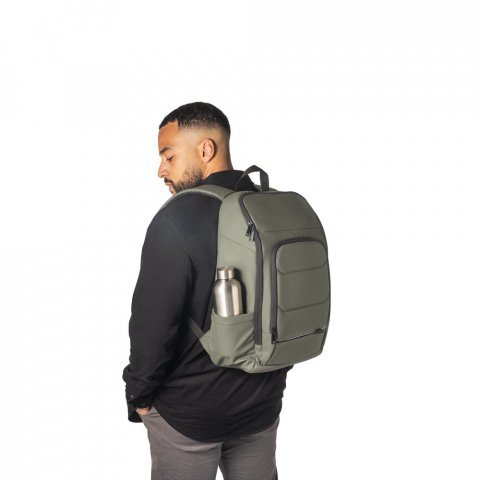 TOULON. Mochila para notebook (16") em poli&eacute;ster reciclado 600D de alta densidade, com revestimento resistente &agrave; &aacute;gua (19 L) - Verde escuro