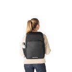 BELFAST. Mochila (20 L) 2 em 1 com bolsa t&eacute;rmica (4.5L) inclusa que permite a sua utiliza&ccedil;&atilde;o em conjunto ou separado - Preto