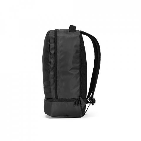 MANCHESTER. Mochila em poli&eacute;ster reciclado 290T e sarja com compartimento para sapatos (25 L) - Preto