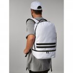 MANCHESTER. Mochila em poli&eacute;ster reciclado 290T e sarja com compartimento para sapatos (25 L) - Branco