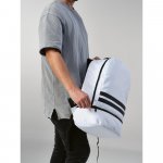 MANCHESTER. Mochila em poli&eacute;ster reciclado 290T e sarja com compartimento para sapatos (25 L) - Branco