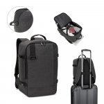 CIES. Mochila desenvolvida para cumprir as dimens&otilde;es exigidas pelas companhias a&eacute;reas em poli&eacute;ster reciclado 600D de alta densidade com acabamento repelente &agrave; &aacute;gua (20 L)