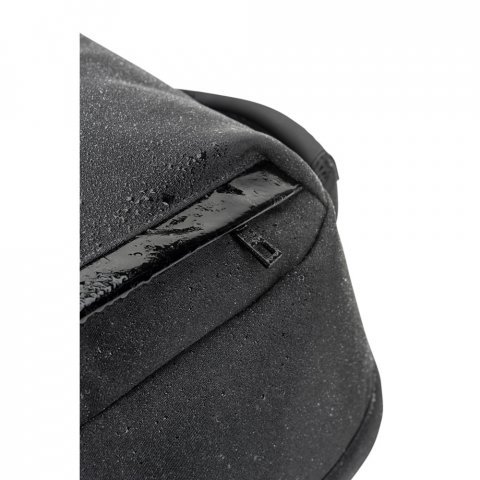 YANGON BPACK. Mochila antirroubo com bolso para notebook (17.3"), em poli&eacute;ster reciclado 600D twill, resistente &agrave; &aacute;gua (20 L) - Preto