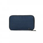 NEWCASTLE BAG. Bolsa organizadora em poli&eacute;ster reciclado 600D de alta densidade com compartimento principal espa&ccedil;oso - Azul