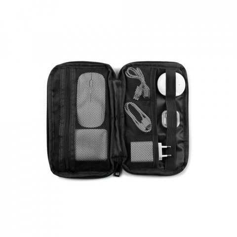 NEWCASTLE BAG. Bolsa organizadora em poli&eacute;ster reciclado 600D de alta densidade com compartimento principal espa&ccedil;oso - Azul