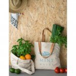 FERIA. Sacola 100% algod&atilde;o (180 g/m&sup2;) com al&ccedil;as em corti&ccedil;a e bolso interior