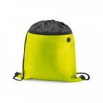 COLMAR. Sacola tipo mochila em 210D com bolso frontal com z&iacute;per e sa&iacute;da para fones - Verde claro