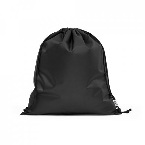 PEMBA. Sacola tipo mochila em poli&eacute;ster reciclado 190T, produzida a partir de pl&aacute;stico reciclado - Preto
