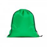 PEMBA. Sacola tipo mochila em poli&eacute;ster reciclado 190T, produzida a partir de pl&aacute;stico reciclado - Verde