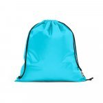 PEMBA. Sacola tipo mochila em poli&eacute;ster reciclado 190T, produzida a partir de pl&aacute;stico reciclado - Azul claro