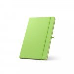 ANNE. Caderno A5 de capa dura em PET 100% reciclado, com p&aacute;ginas pautadas recicladas - Verde claro