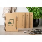 ROCK. Caderno B6 de capa dura em papel kraft (120 g/m&sup2;), com p&aacute;ginas lisas
