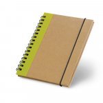 CORNISH. Caderno A6 de capa dura em cart&atilde;o, com p&aacute;ginas lisas recicladas - Verde claro