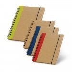 CORNISH. Caderno A6 de capa dura em cart&atilde;o, com p&aacute;ginas lisas recicladas