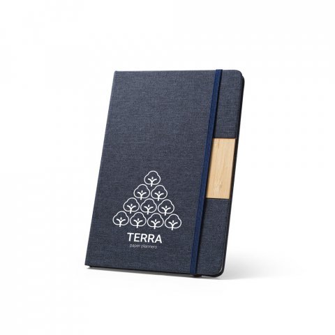 M&Aacute;RQUEZ. Caderno A5 de capa dura em tecido PET 100% reciclado, com p&aacute;ginas pautadas recicladas - Azul marinho