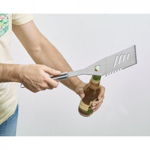 MACE. Kit churrasco em estojo de alum&iacute;nio com luva de cozinha em poli&eacute;ster e 6 utens&iacute;lios em a&ccedil;o inox - Cromado satinado