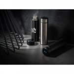 ROSSI. Garrafa em a&ccedil;o inox de parede dupla t&eacute;rmica, isolada a v&aacute;cuo com term&ocirc;metro digital (450 mL)