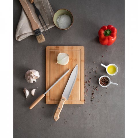 TERIYAKI. Kit churrasco em estojo de PU e 210D com t&aacute;bua em bambu e 7 utens&iacute;lios em a&ccedil;o inox e madeira de Seringueira