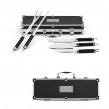 VALASTRO. Kit churrasco em estojo de alum&iacute;nio com 5 utens&iacute;lios em a&ccedil;o inox e alum&iacute;nio