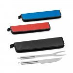 DURAND. Kit churrasco em estojo de 210D com 2 utens&iacute;lios em a&ccedil;o inox