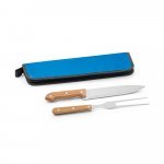 CUBAT. Kit churrasco em estojo de 210D com 2 utens&iacute;lios em a&ccedil;o inox e madeira Seringueira - Azul