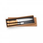 ALIOLI. Kit churrasco em caixa kraft com 2 utens&iacute;lios em a&ccedil;o inox e bambu - Natural