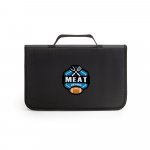 BOTALY. Kit churrasco em estojo de nylon 210D com t&aacute;bua em PP e 5 utens&iacute;lios em a&ccedil;o inox e PP - Preto