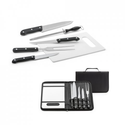 BOTALY. Kit churrasco em estojo de nylon 210D com t&aacute;bua em PP e 5 utens&iacute;lios em a&ccedil;o inox e PP