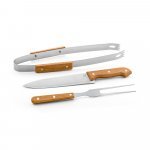 GARLIC. Kit churrasco em estojo de 210D com 3 utens&iacute;lios em a&ccedil;o inox e madeira de Seringueira - Preto