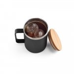 LAUDA. Copo de viagem em a&ccedil;o inox 90% reciclado, t&eacute;rmico com parede dupla isolada a v&aacute;cuo (420 mL) - Preto