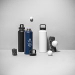 SINNER. Garrafa esportiva em a&ccedil;o inox 90% reciclado com revestimento em p&oacute; (1200 mL)