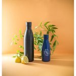 RE-BUFFON L. Garrafa em a&ccedil;o inox 90% reciclado de parede dupla t&eacute;rmica, isolada a v&aacute;cuo com acabamento mate (810 mL)