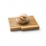 PASSARD. T&aacute;bua para p&atilde;o em bambu com faca em a&ccedil;o inox - Natural