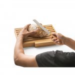 PASSARD. T&aacute;bua para p&atilde;o em bambu com faca em a&ccedil;o inox - Natural