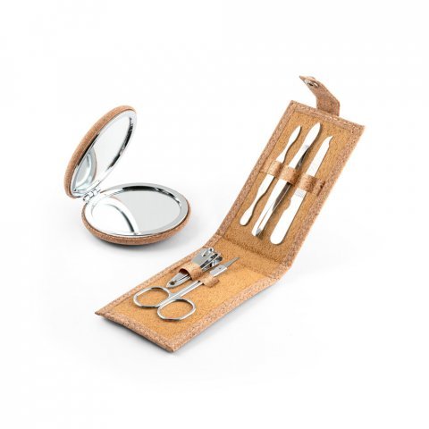 ZENA. Conjunto de manicure em corti&ccedil;a com pe&ccedil;as em a&ccedil;o inox - Natural